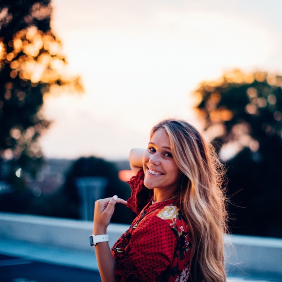 ⓔ ᴹ ≏ ▸ designer clothes ◦ jewelry ◦ shoes ◦ home - Picture 1 of 1